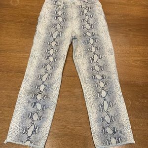 Zara grey and cream snakeskin printed denim crop pants with high waist.